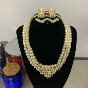 Pearl necklace set
